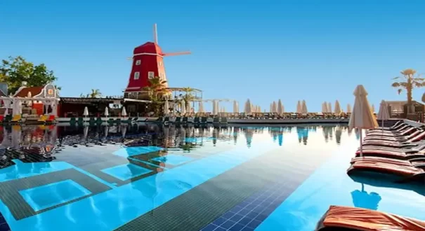 استخر هتل اورنج کانتی آنتالیا استخر هتل اورنج کانتی آنتالیا