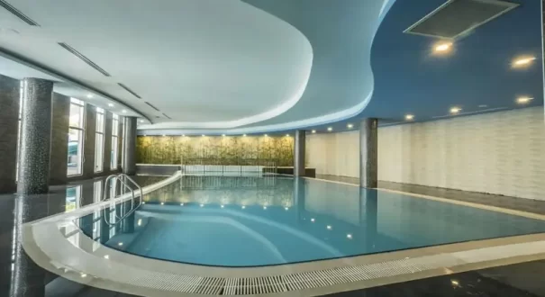 استخر سرپوشیده هتل